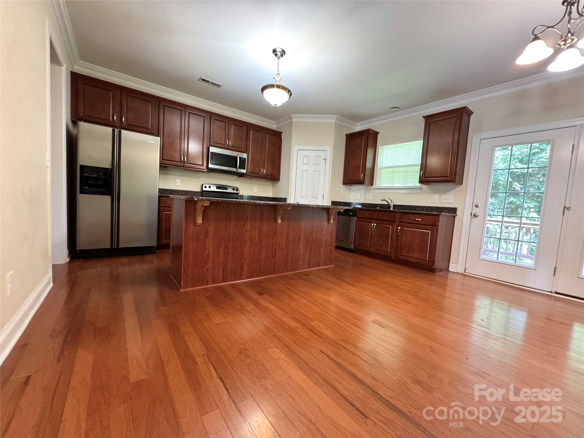 Fieldstone Manor - Residential Lease