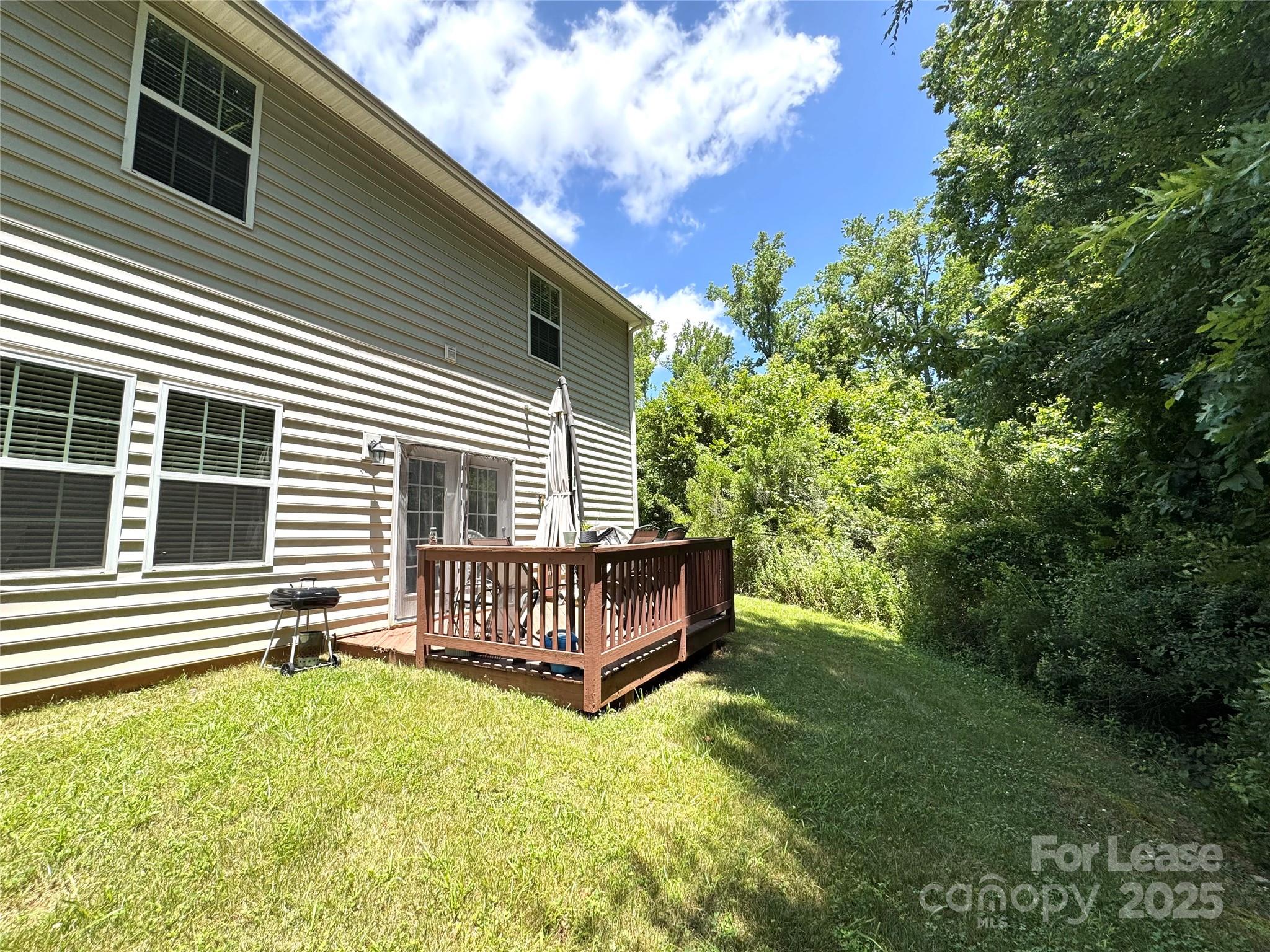 Fieldstone Manor - Residential Lease