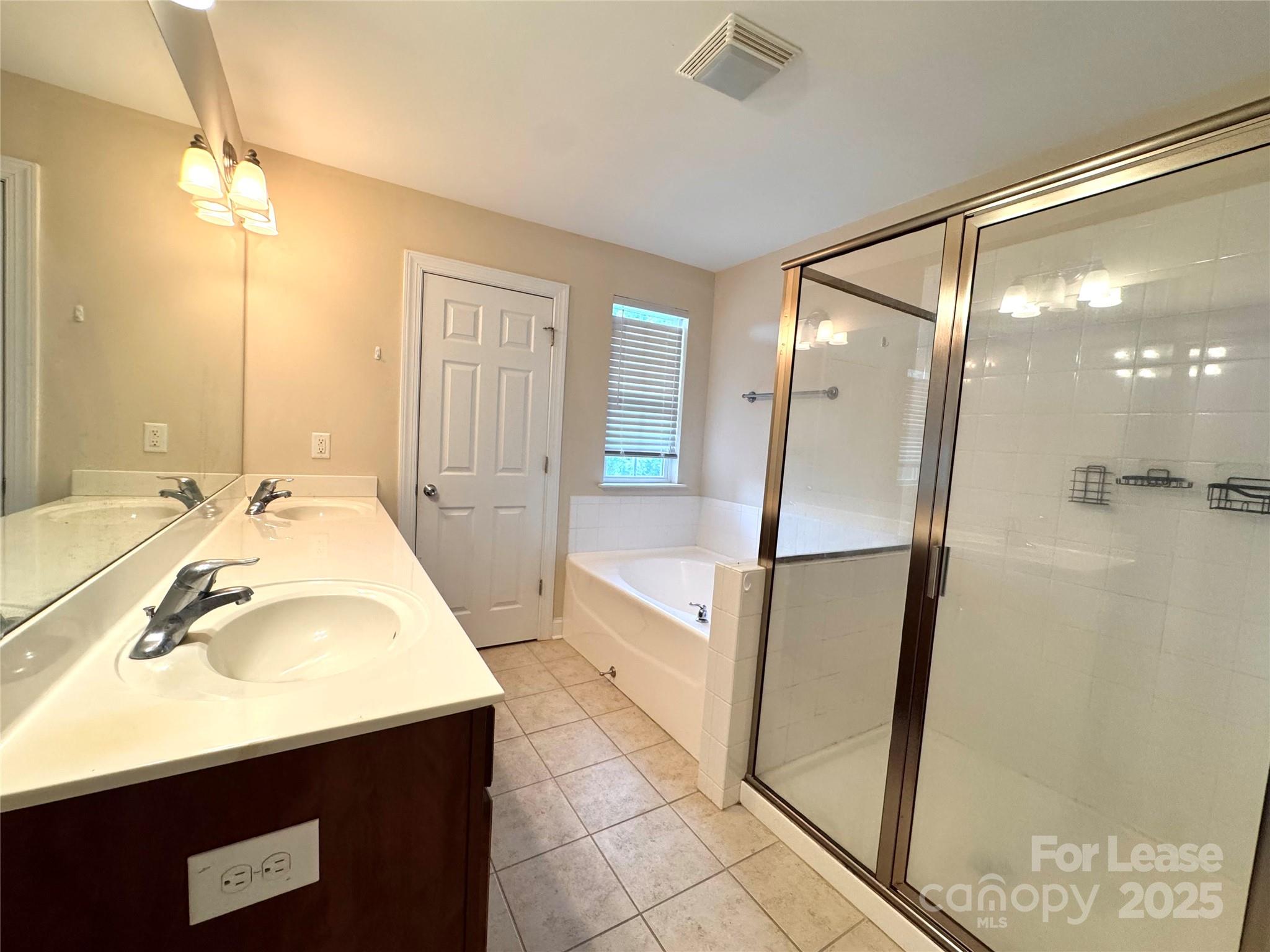 Fieldstone Manor - Residential Lease