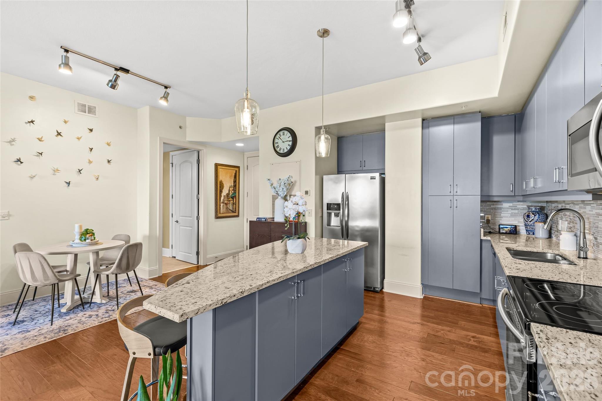 4620 Piedmont Row Drive 614
