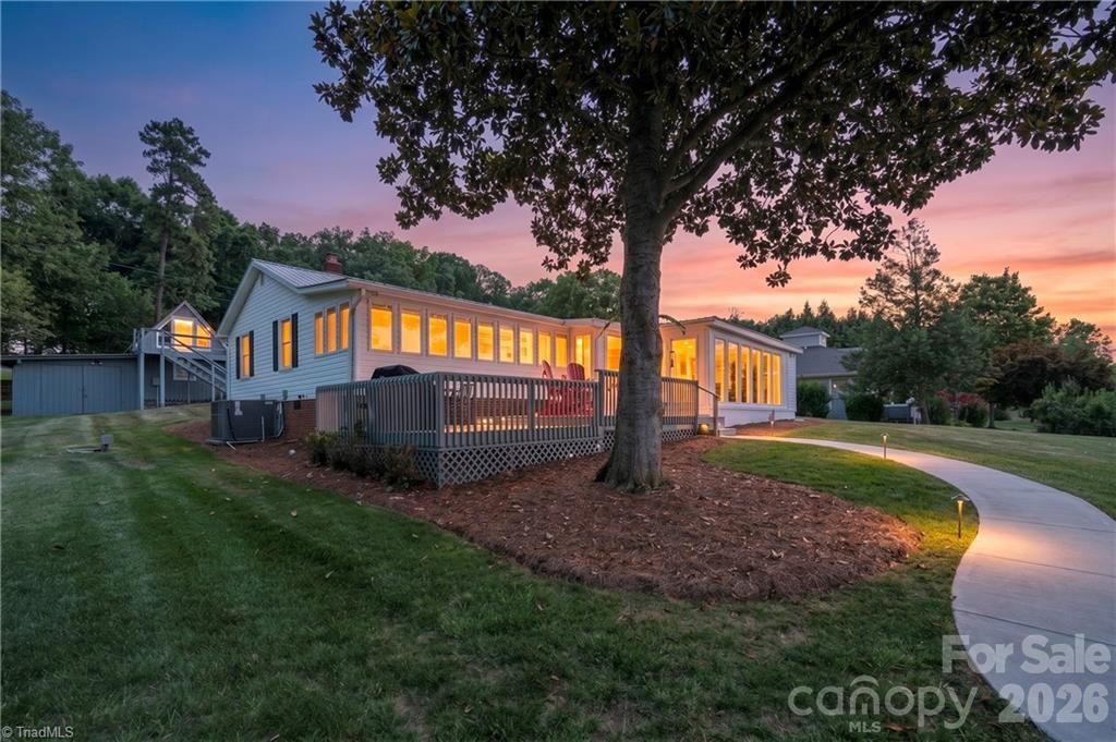 2113 Warf Road