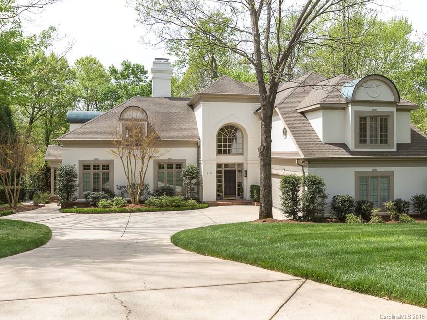 SOUTH PARK LOCATION! CUSTOM HOME, Beautiful floorplan w/lg. LR w/FPL, DR-HW floors, Renovated kitchen/breakfast rm, gas cooktop, lg. Den w/HW floor, wet bar, custom cabinet, stone surround FPL, Lots of windows. Lg. Owner's suite on main w/HW floor, newly renovated bath w/heated tiled fl., huge shower. Screened porch off beautiful treed fenced  yard w/tiered decks overlook heated pool/spa.  FRESH INTERIOR PAINT!