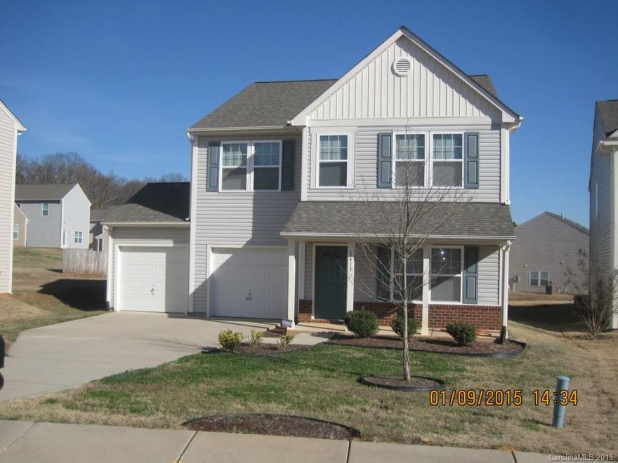 *Special - 1st full month's rent free!* Awesome 3 bedroom/2.5 bath house in Northwest Charlotte! Fully equipped kitchen w/ breakfast bar. Spacious living room, dining room and family room w/ gas logs fireplace. Master suite w/ walk-in closet & full private bath w/ garden tub. 2 additional bedrooms w/ ample closet space and a large loft area for playroom or home office. Rear patio.