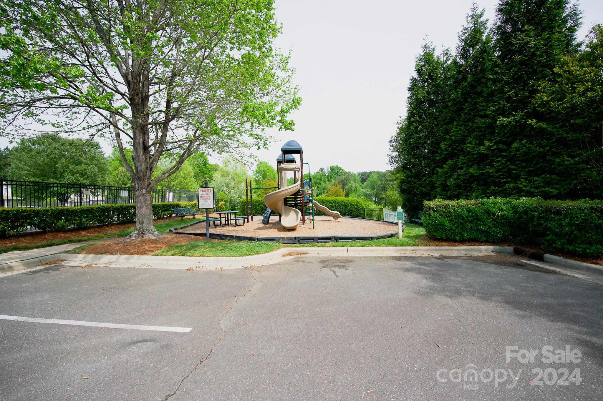 Ridge Pointe - Residential