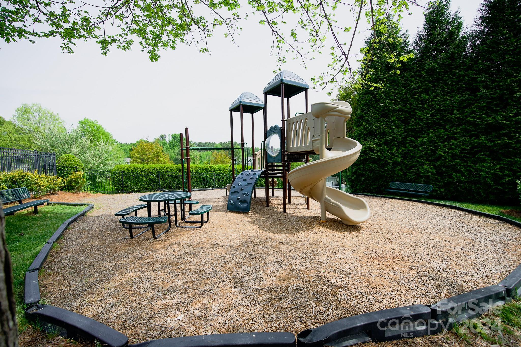 Ridge Pointe - Residential