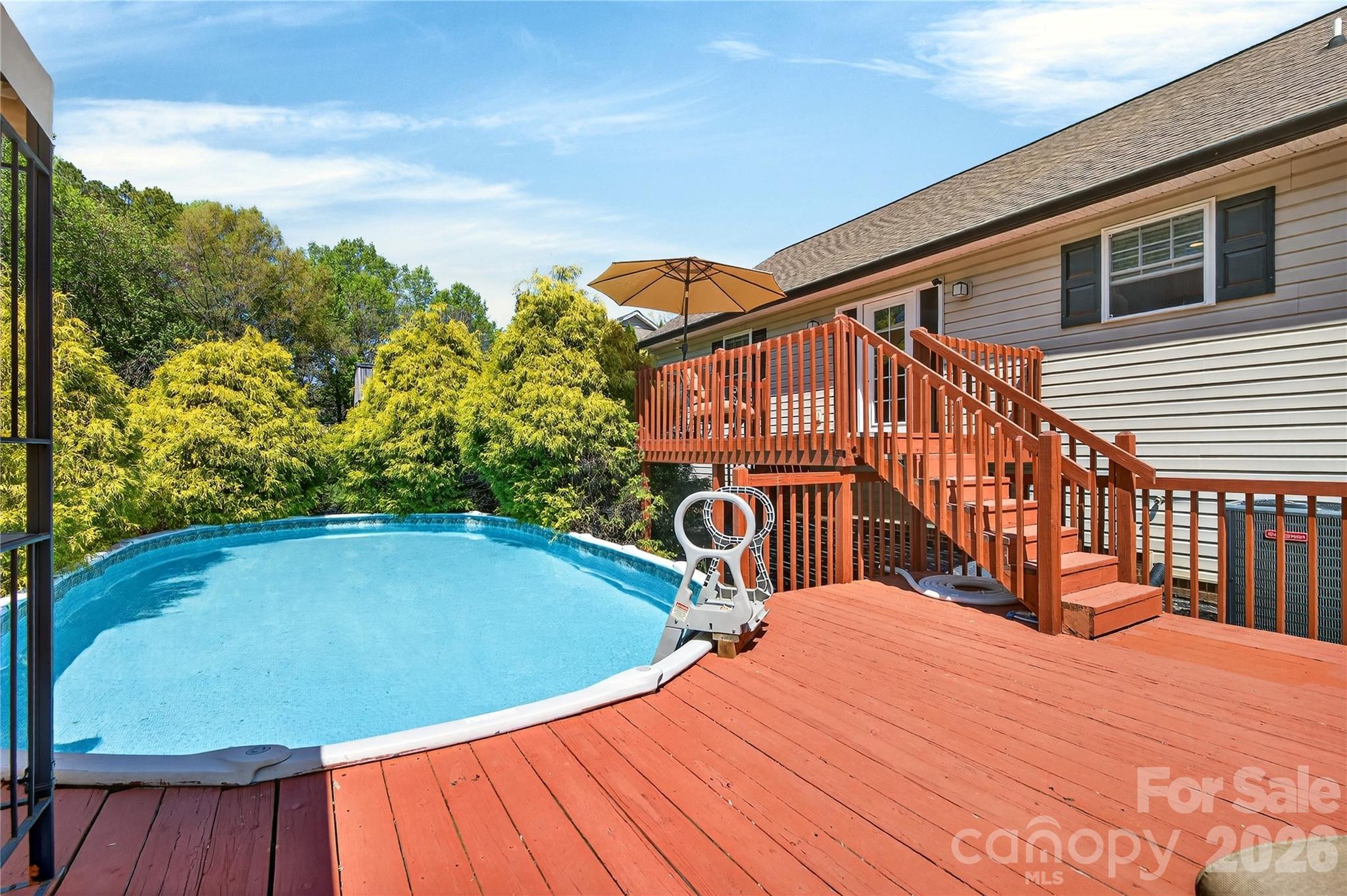 NORTH CROSSING - Residential
