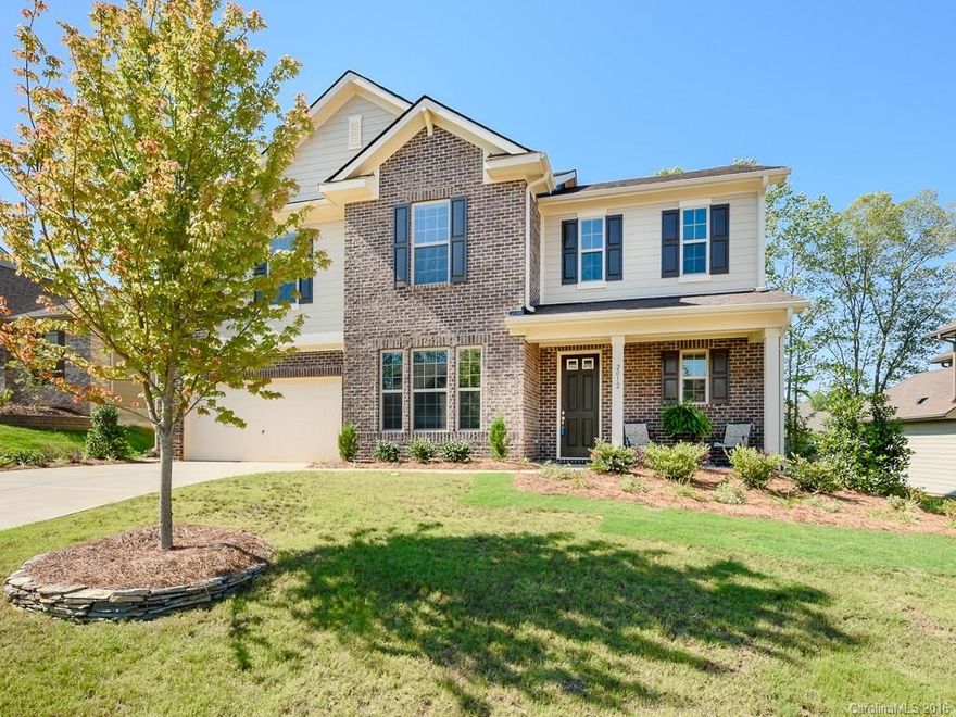 Rare wooded interior neighborhood lot. Gourmet kitchen w/gas cook top, granite counter tops & custom back splash. Living room w/stone fire place, HDMI/Data prewire&custom mantel. Formal dining room w/tray ceiling, Flex room off of main living area. 2 story foyer w/wrought iron staircase&Loft overlooking foyer. Large Master Suite w/double tray ceiling, Master bath w/garden tub&large shower w/seamless surround&custom tile, dual vanities. Extended patio! Community amenities. 9 ft ceiling upstairs!