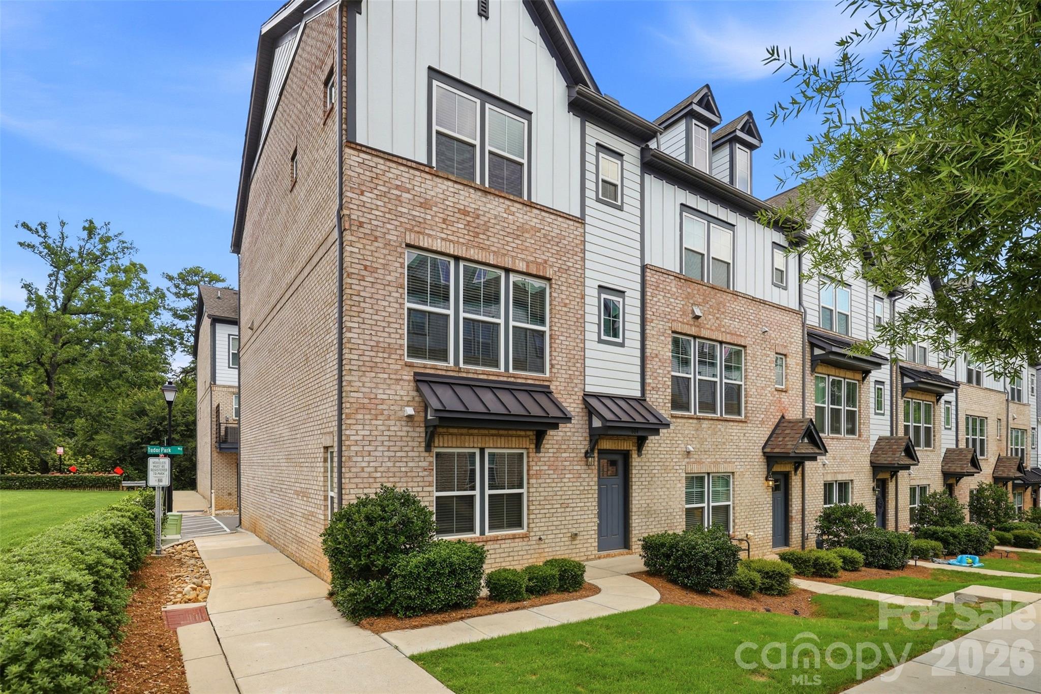 604 Tudor Park Way