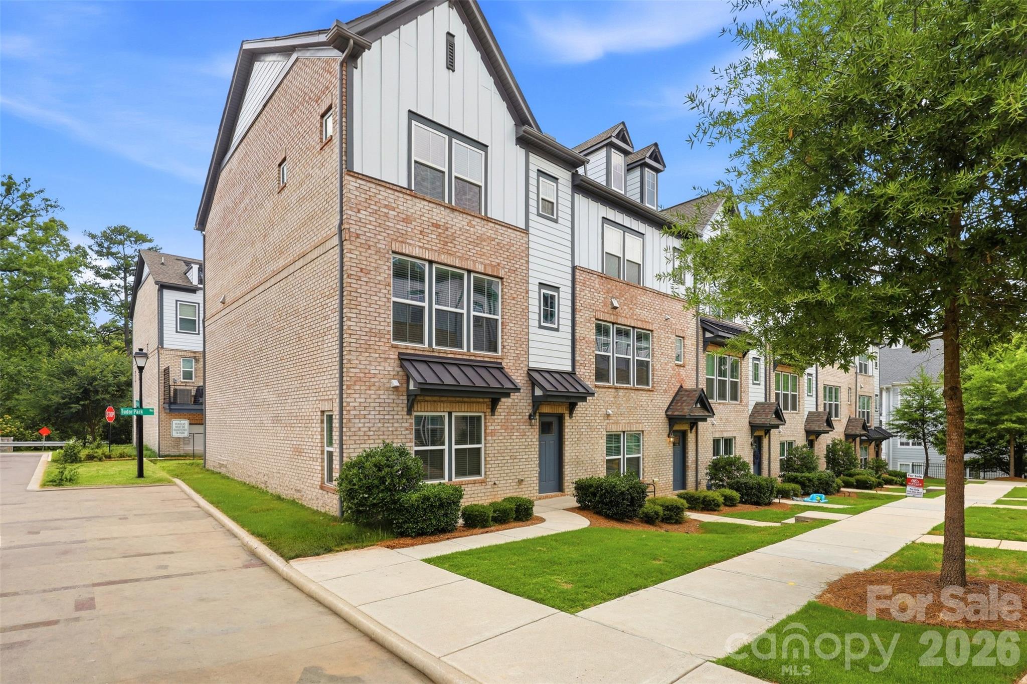604 Tudor Park Way