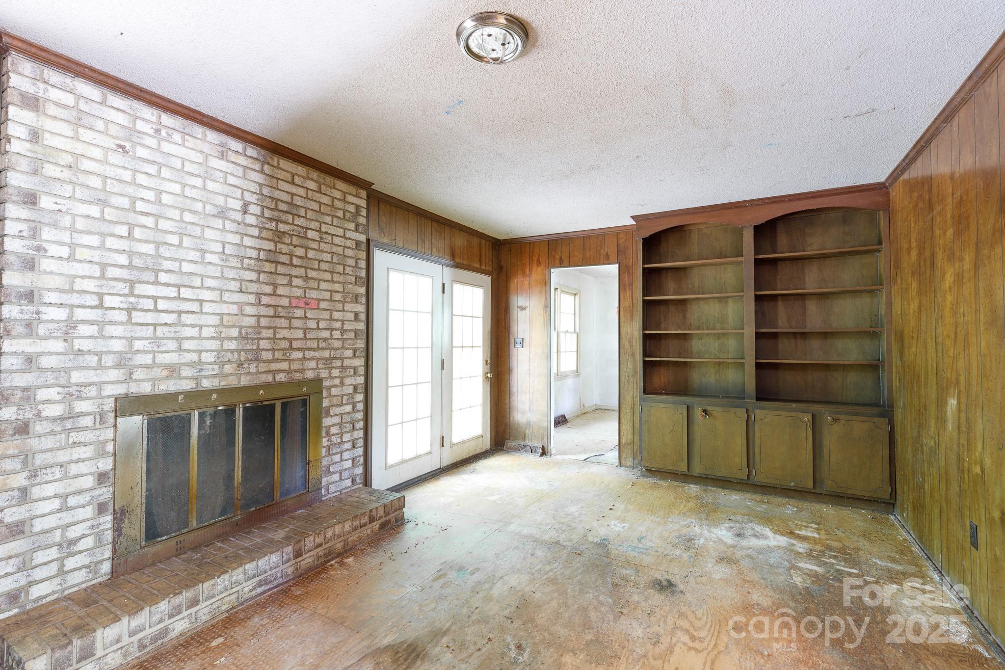 Twin Lakes - Residential