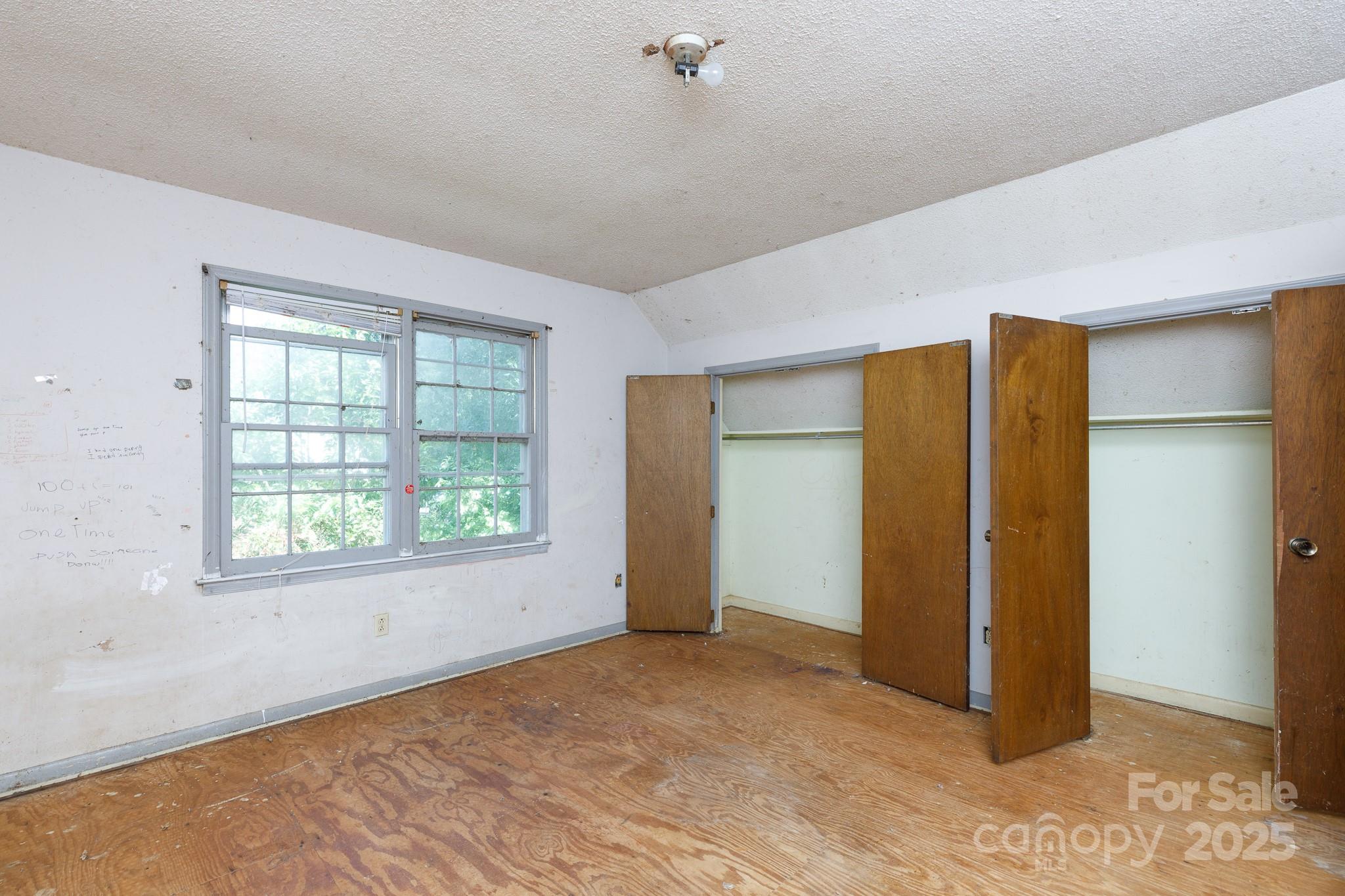 Twin Lakes - Residential