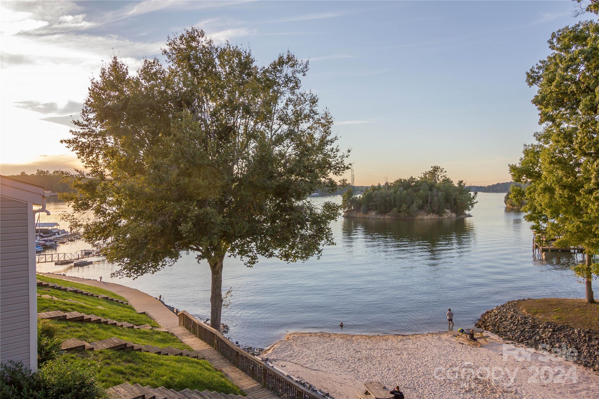 The Yachtsman - Residential