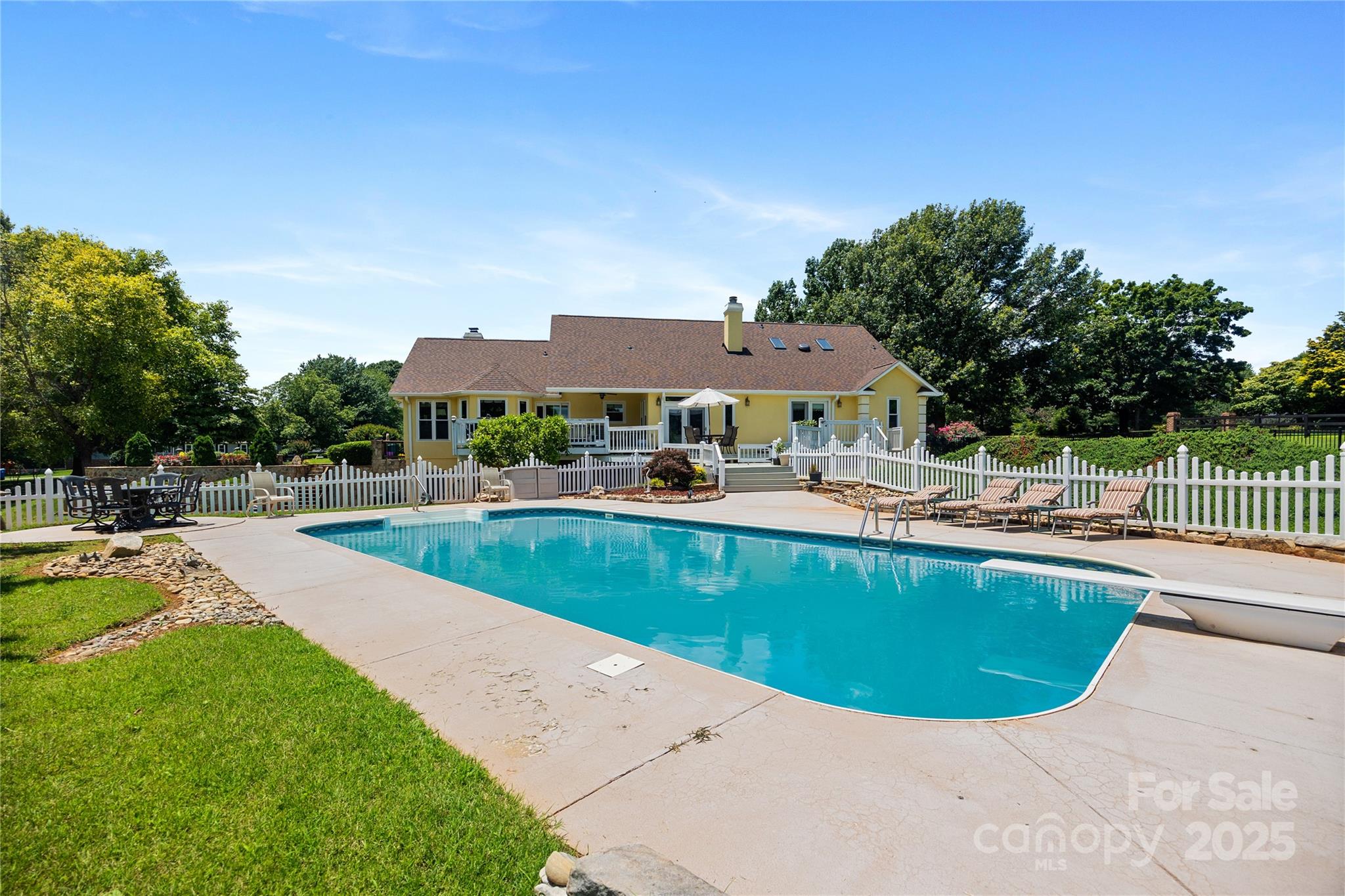 205 Harwell Road