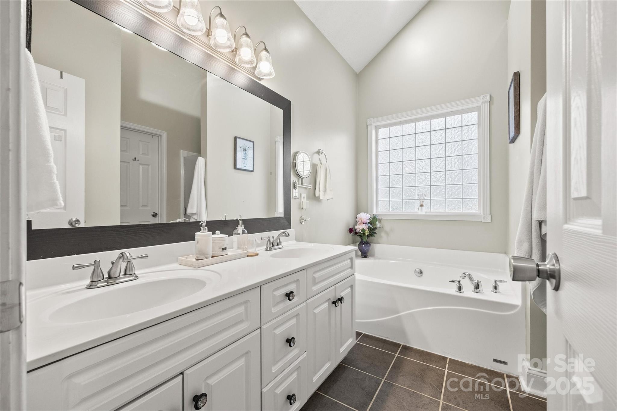 Cobblestone Village - Residential