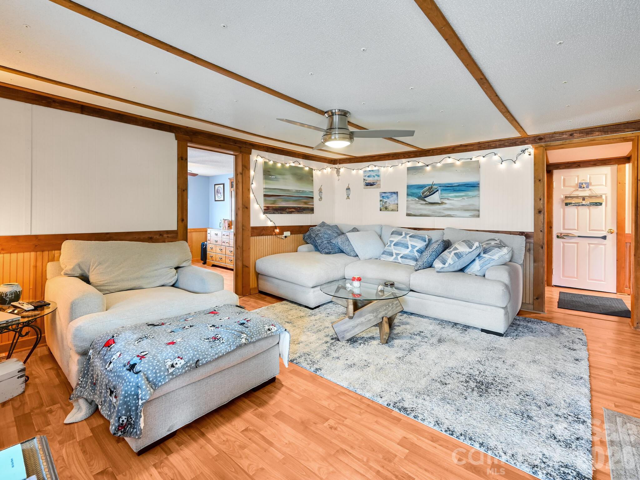 118 & 124 East Lawson Road