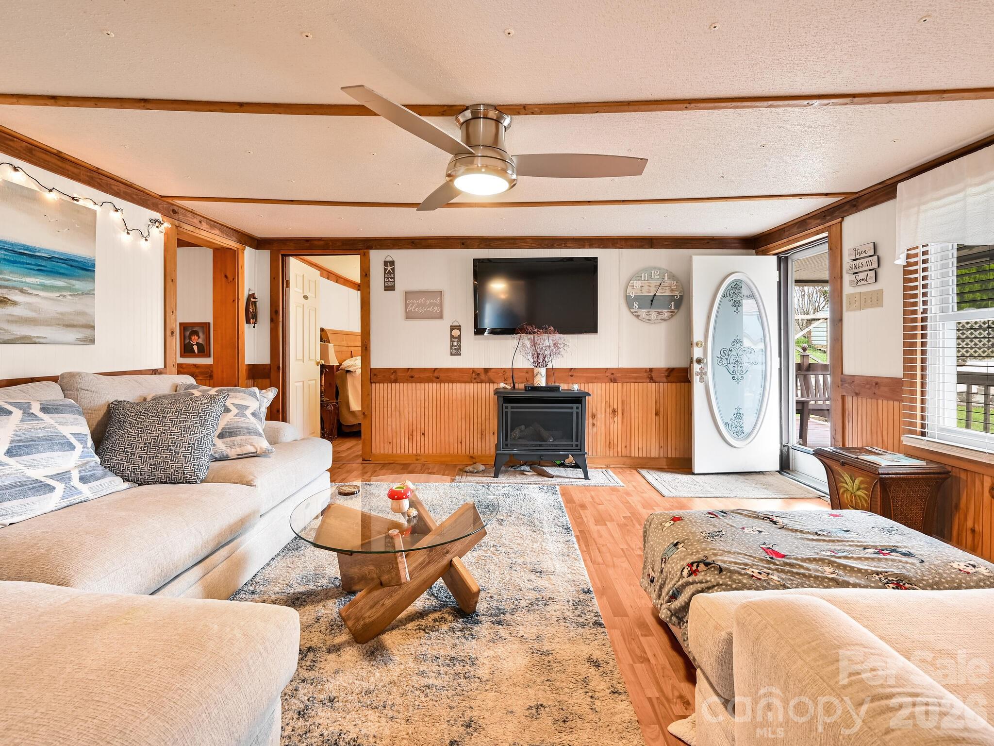 118 & 124 East Lawson Road