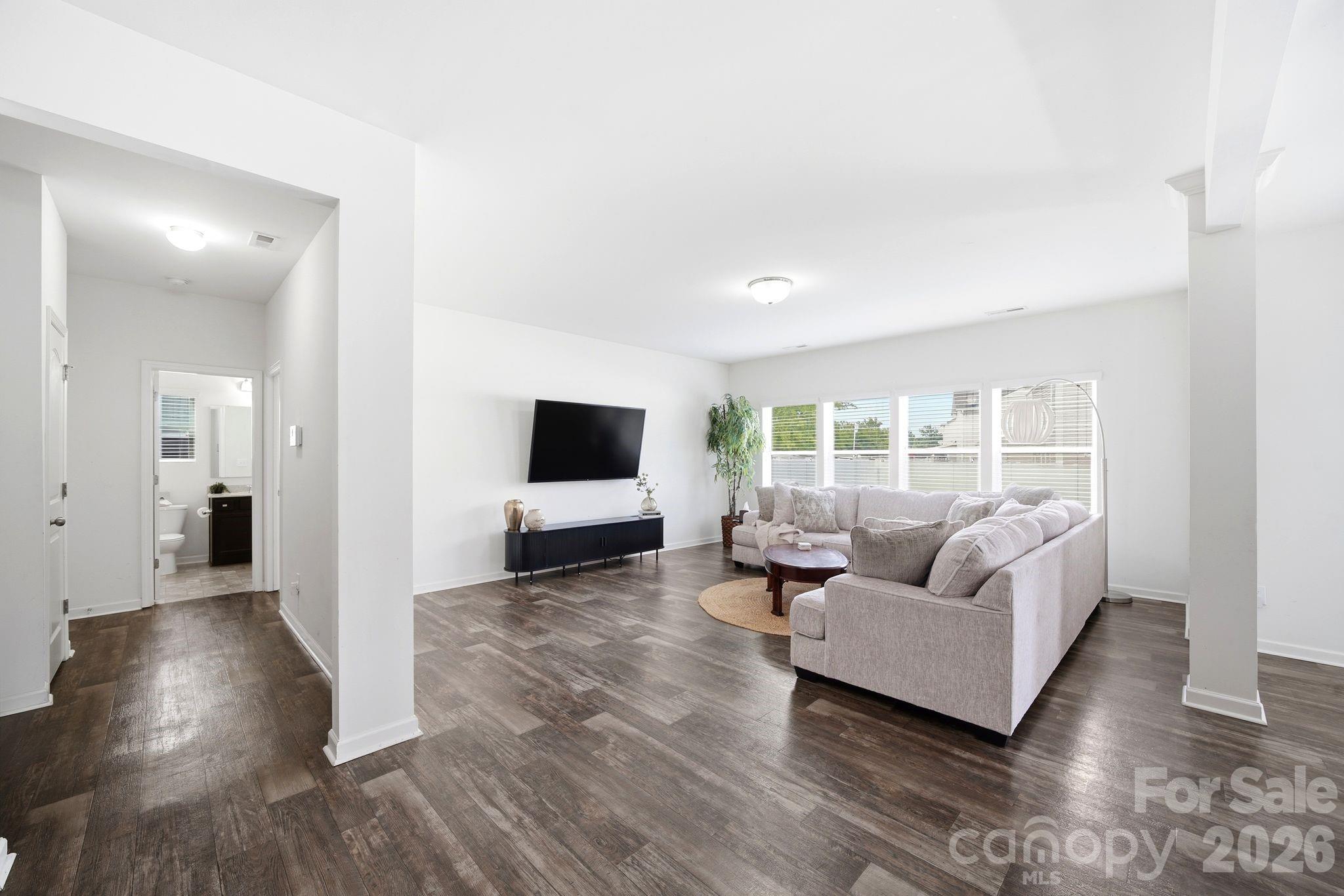 Newport Lakes - Residential