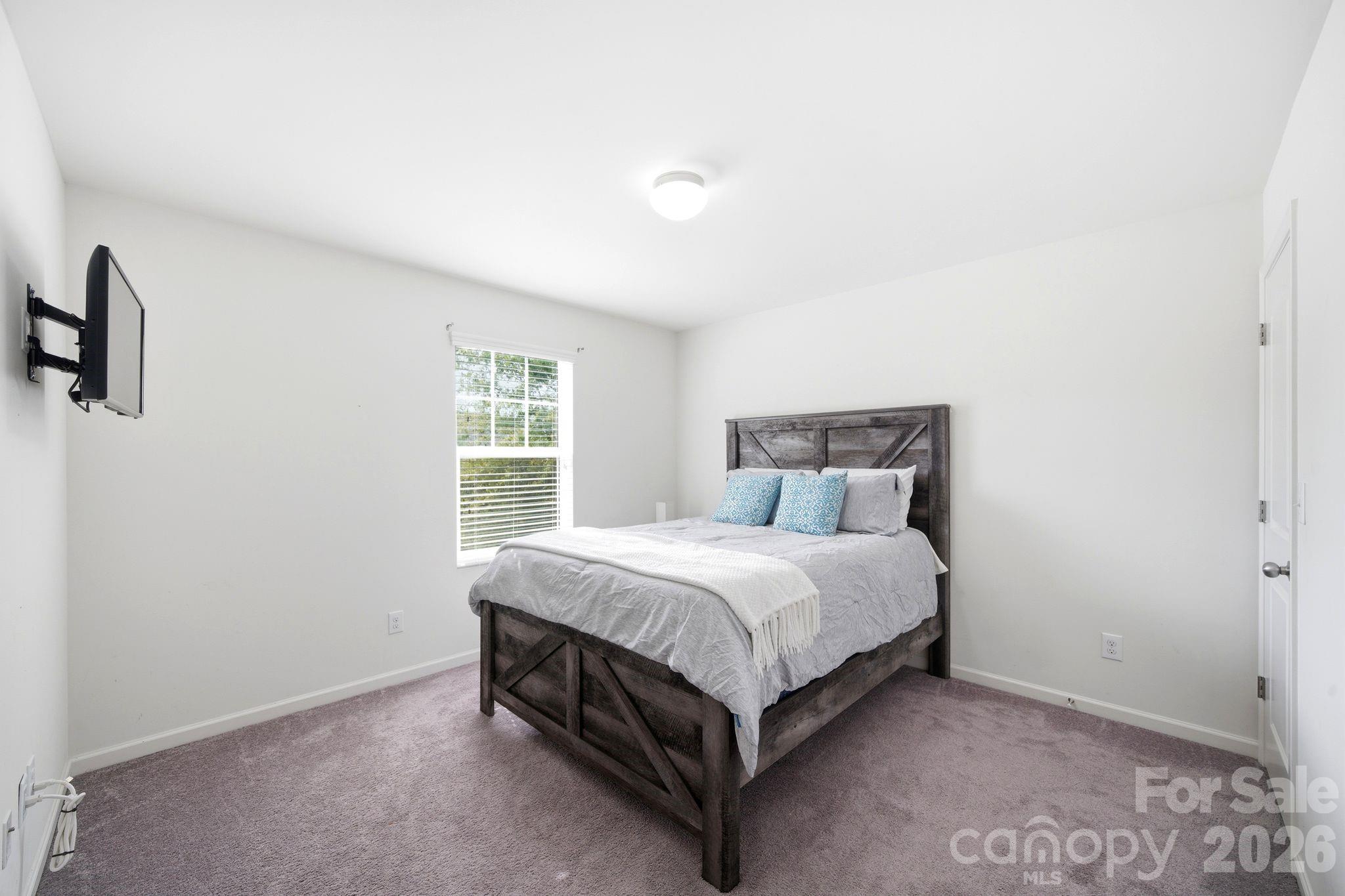 Newport Lakes - Residential