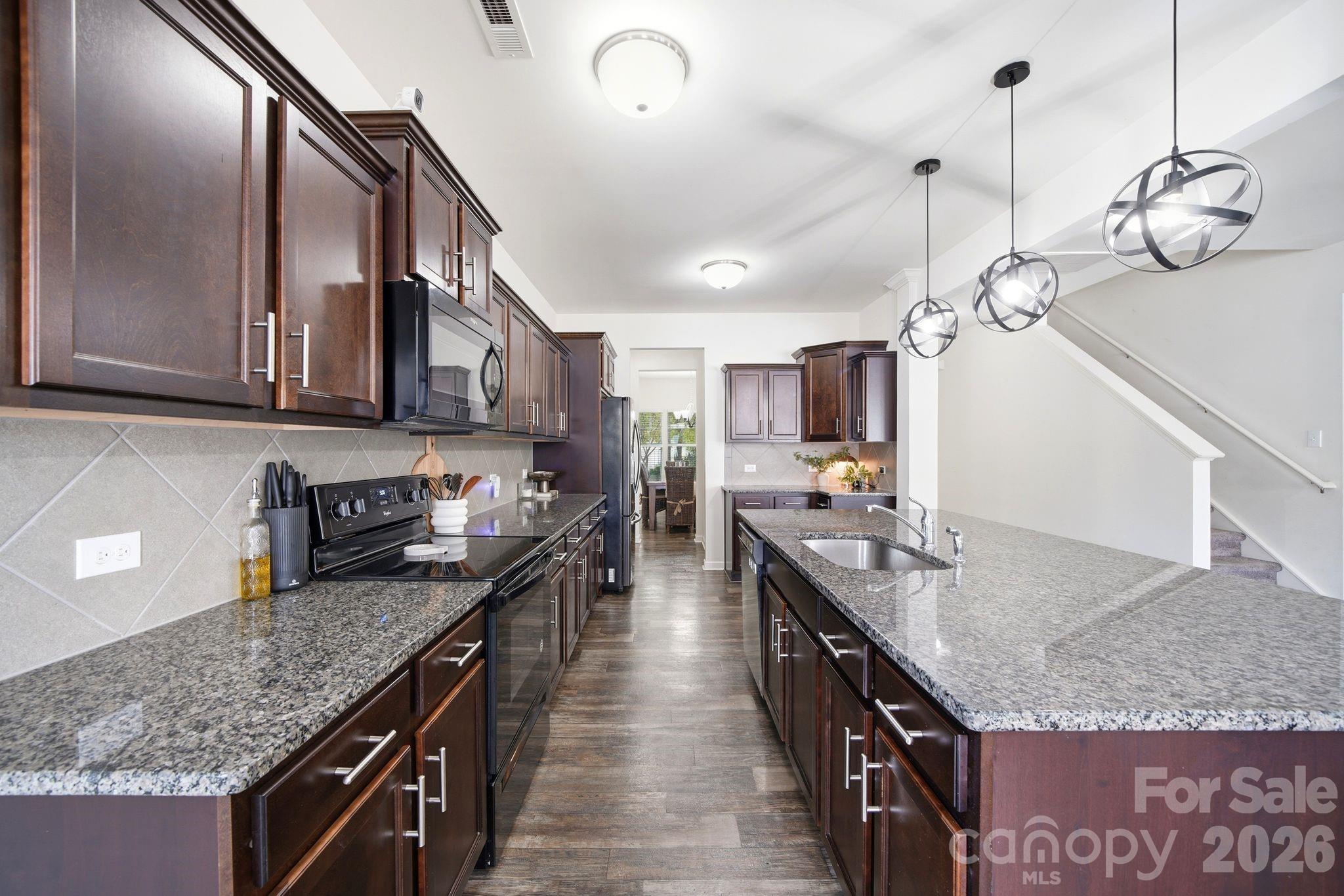 Newport Lakes - Residential