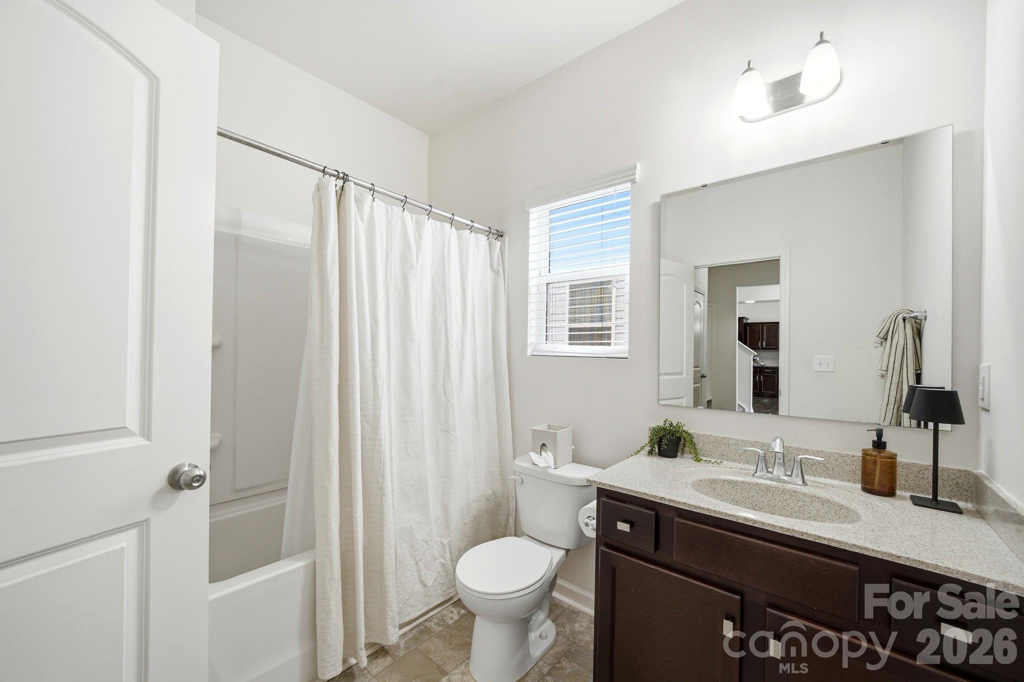 Newport Lakes - Residential