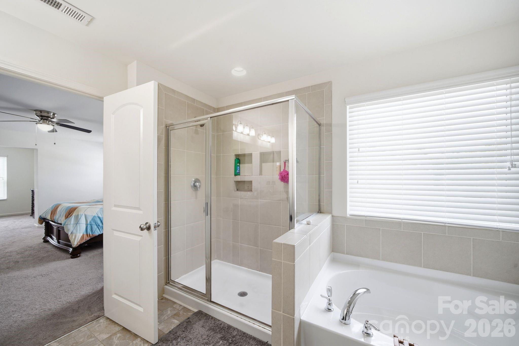 Newport Lakes - Residential
