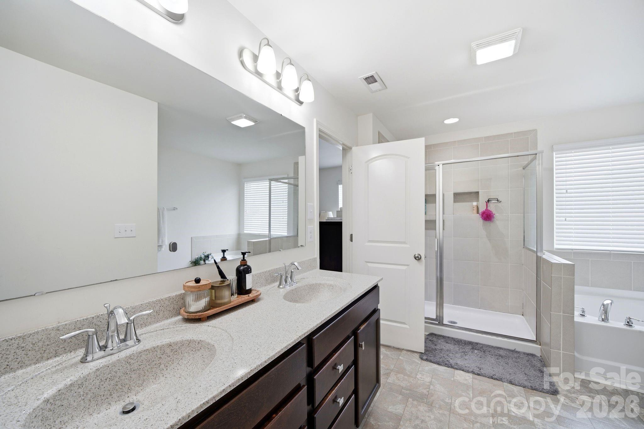 Newport Lakes - Residential