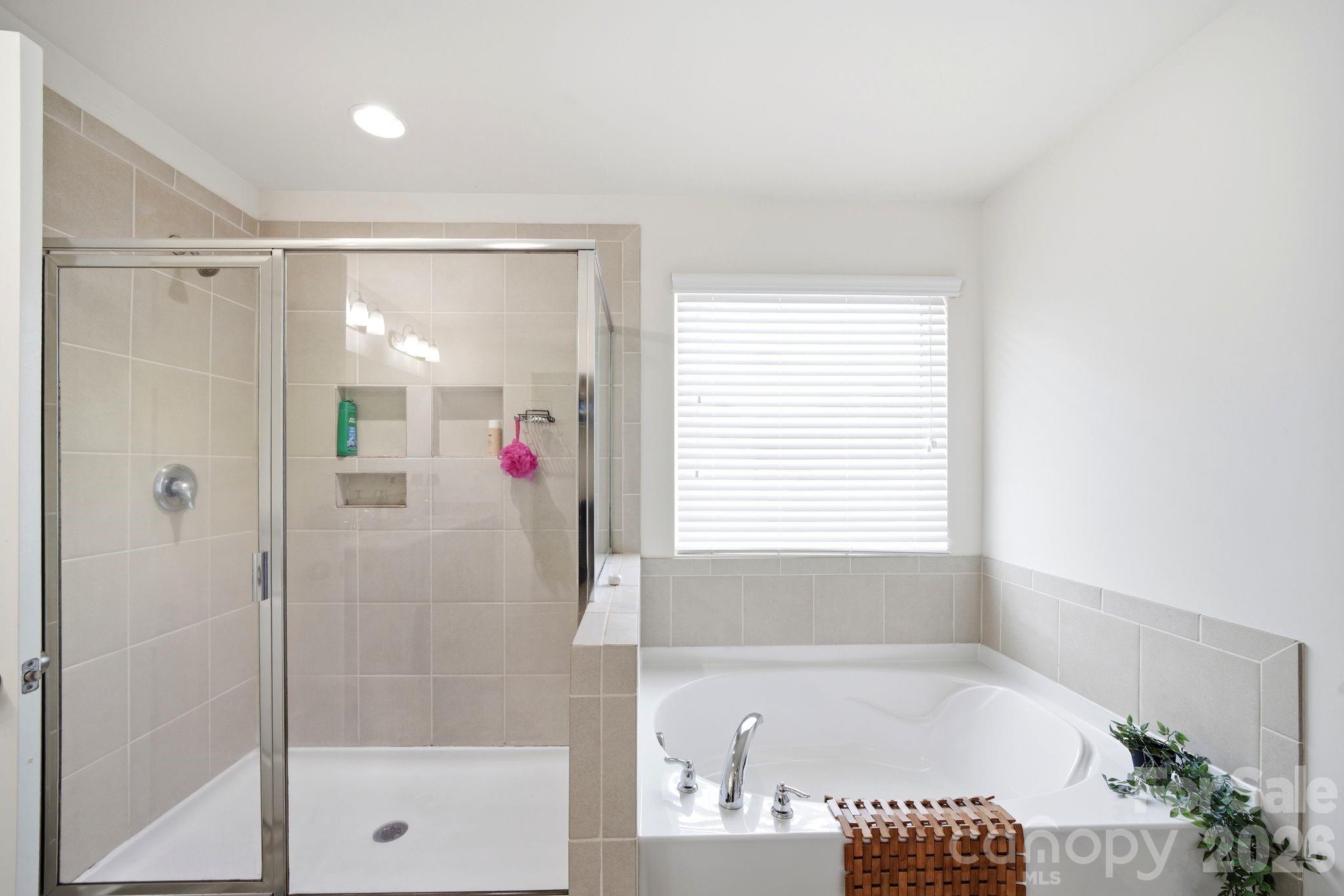 Newport Lakes - Residential
