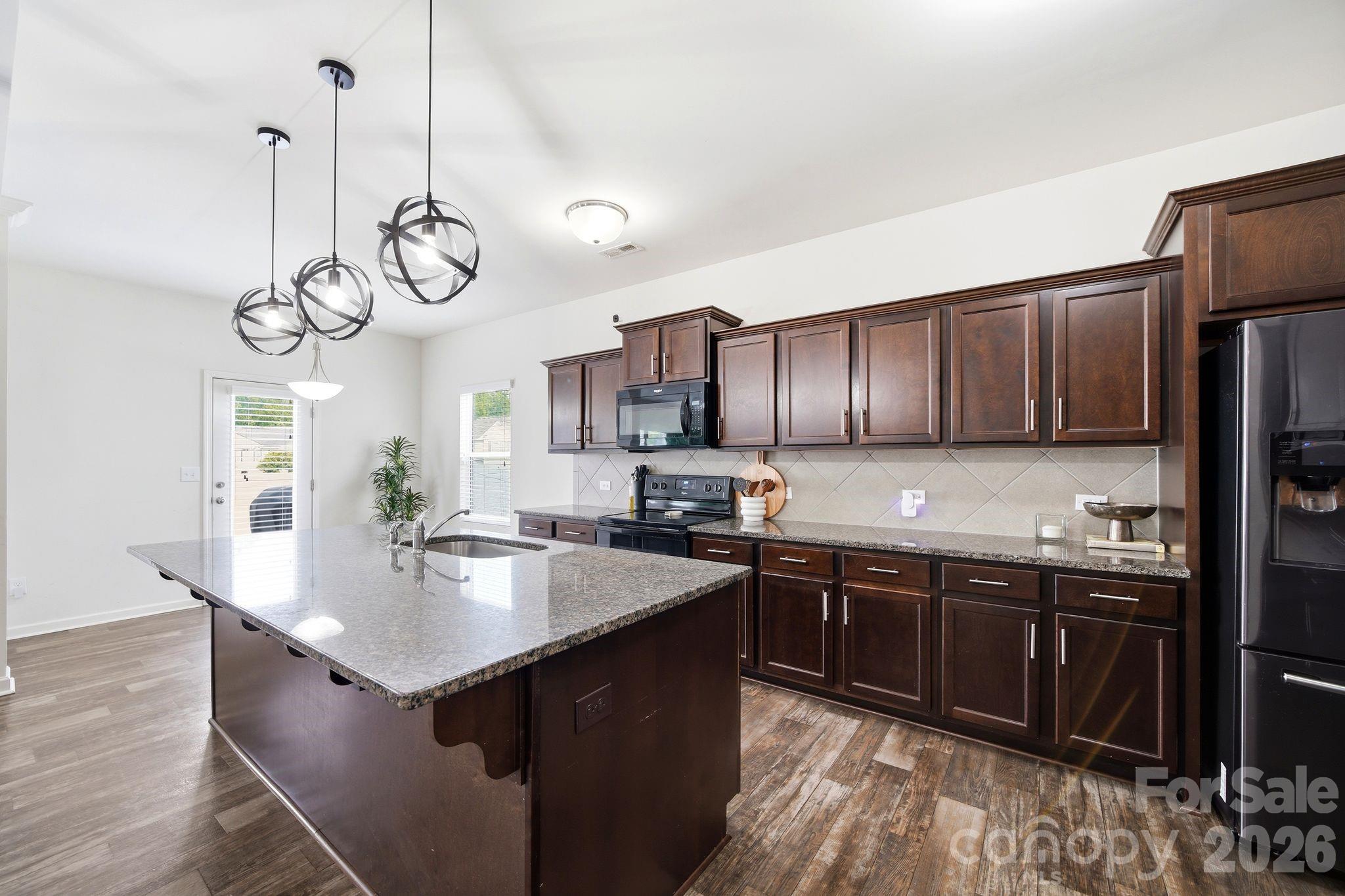 Newport Lakes - Residential