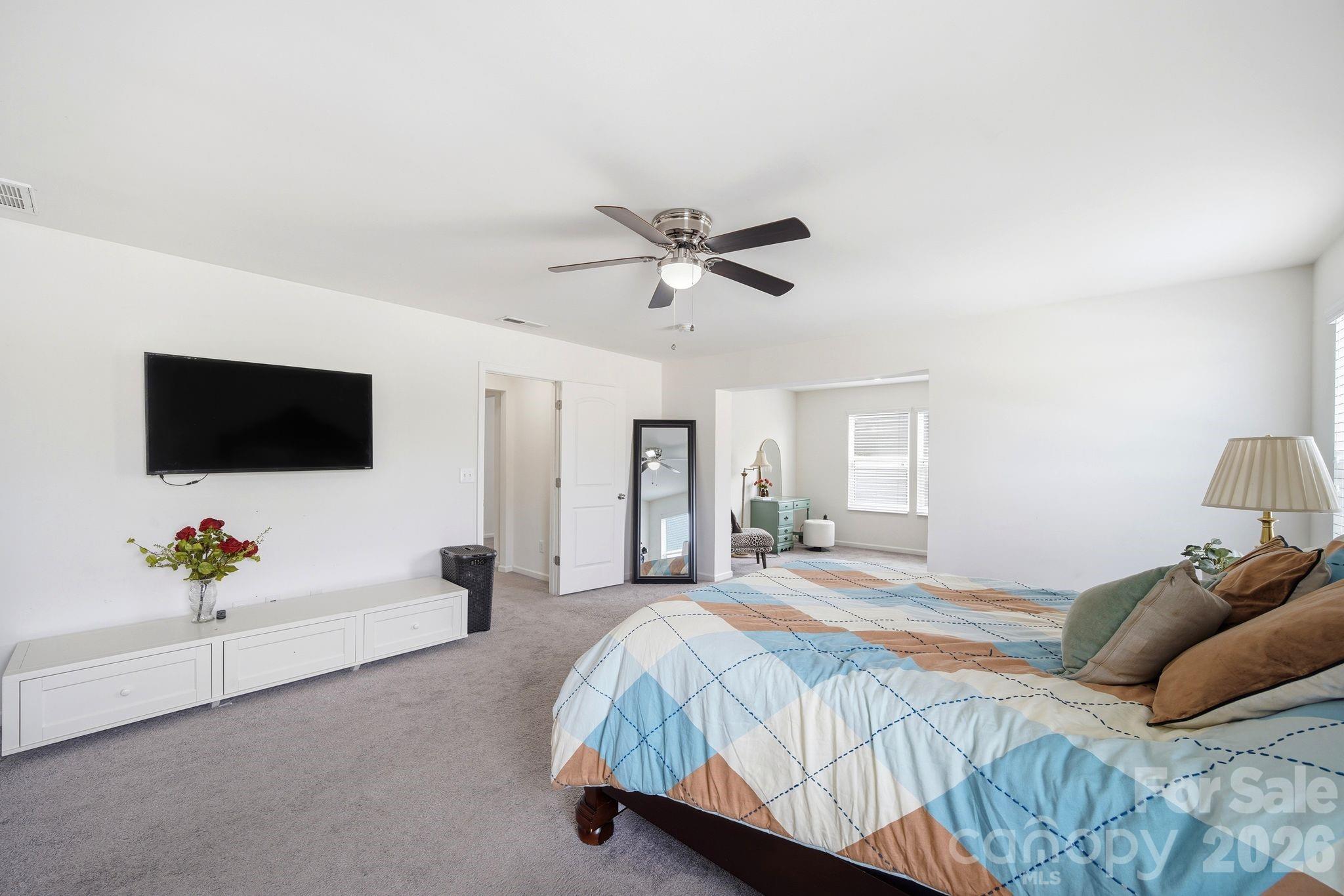 Newport Lakes - Residential