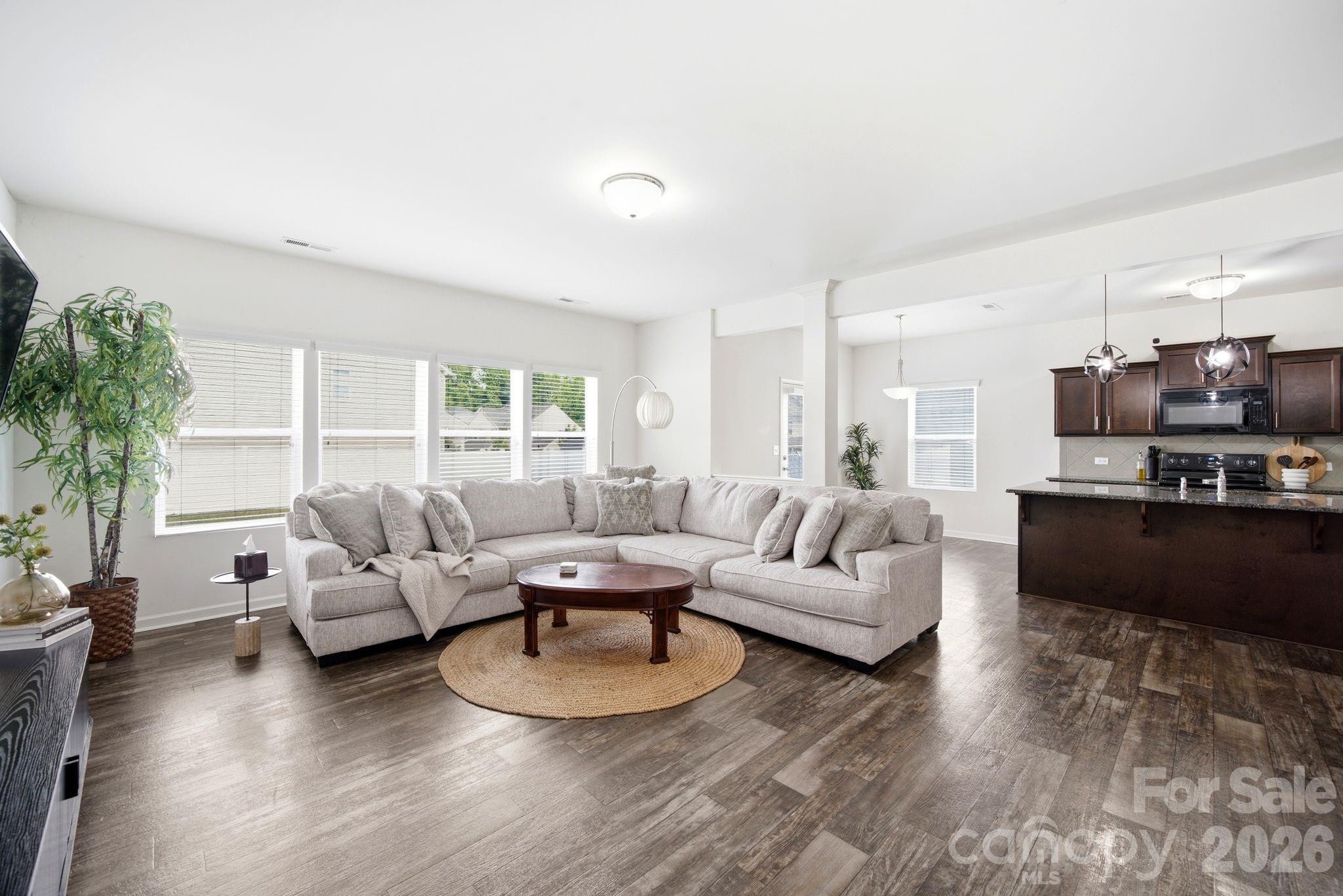 Newport Lakes - Residential