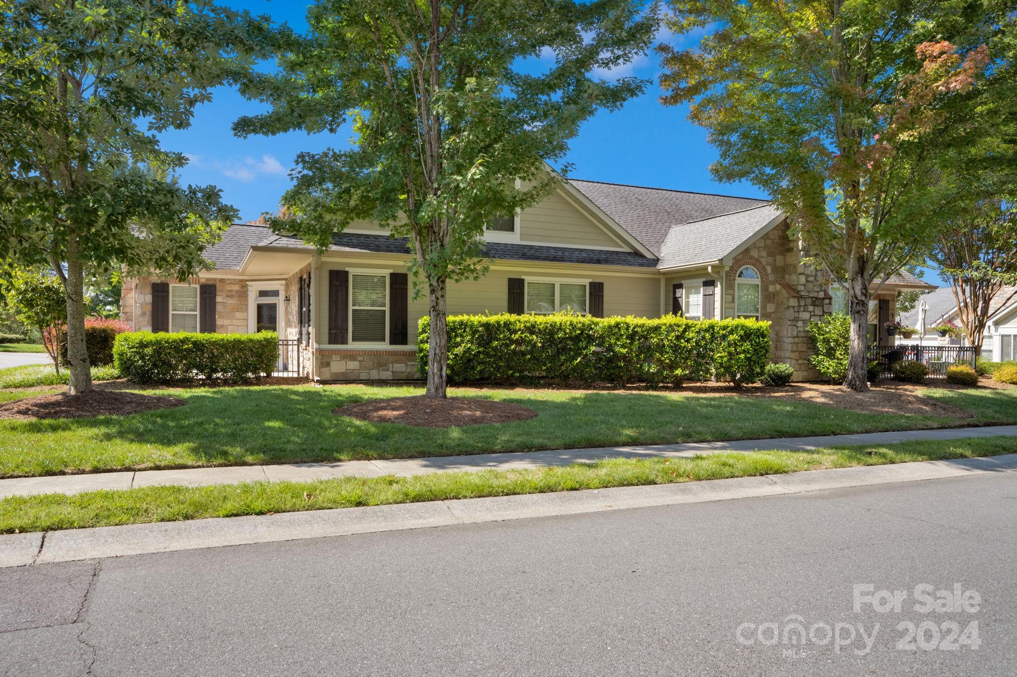 Stonecrest Villas Of Tega Cay - Residential