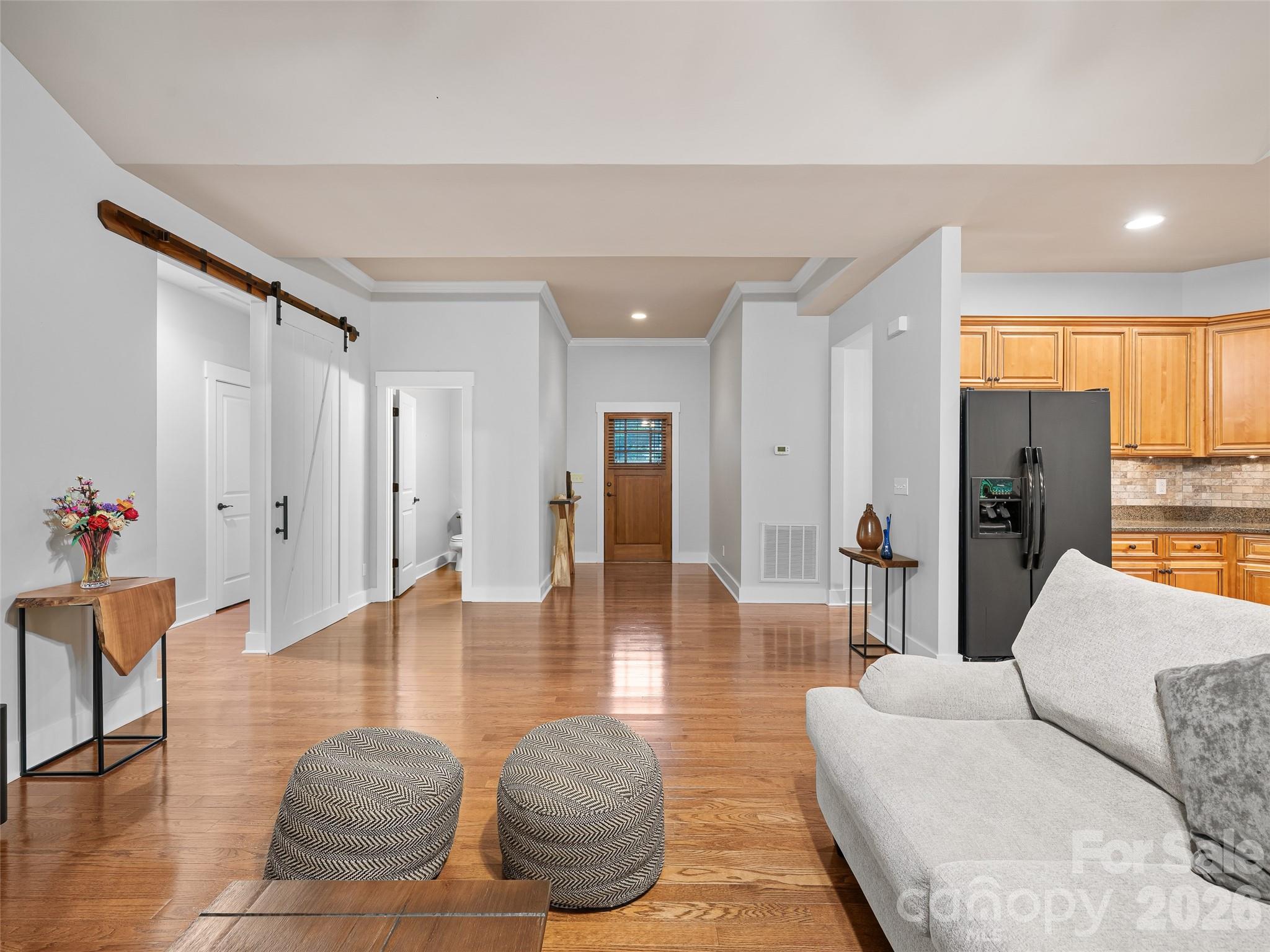 6 Oak Springs Drive