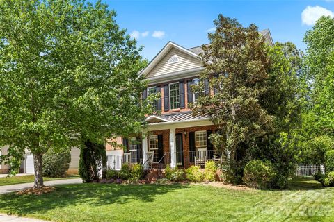 Photo of 1229 Periwinkle Drive, Waxhaw, NC 28173 (MLS # 4373311)
