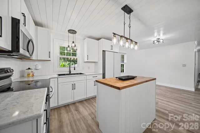607 Toms Creek Church Road, photo 5 of 28