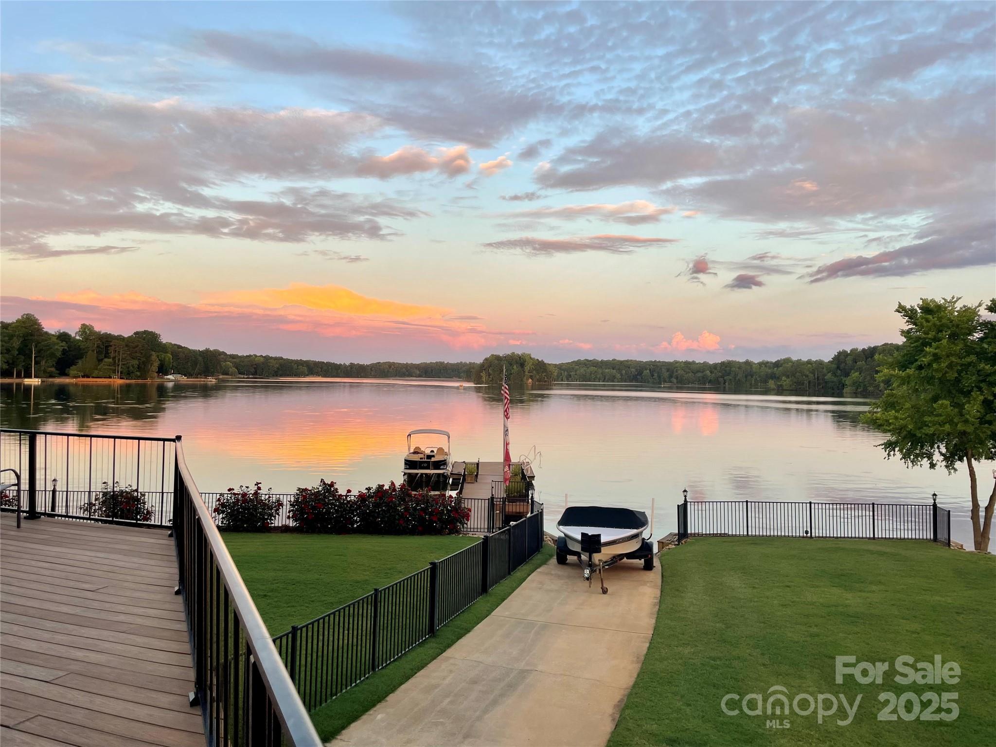 Pebble Point - Residential