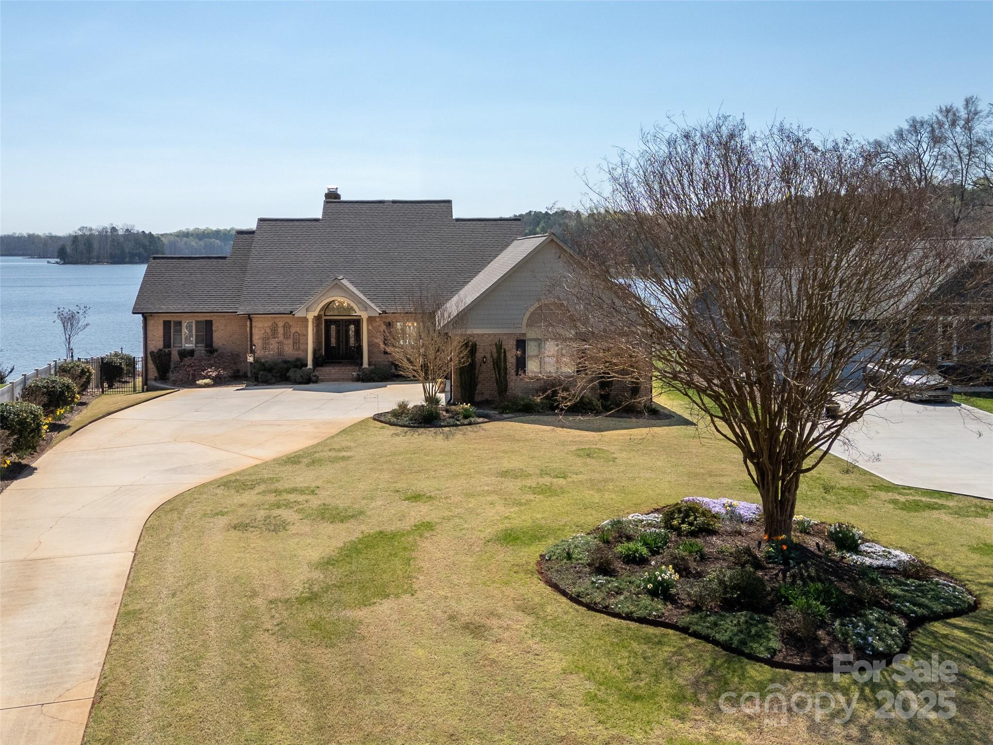 Pebble Point - Residential