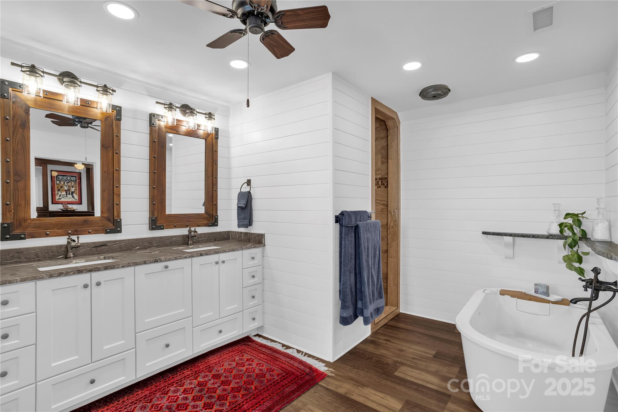 Pebble Point - Residential