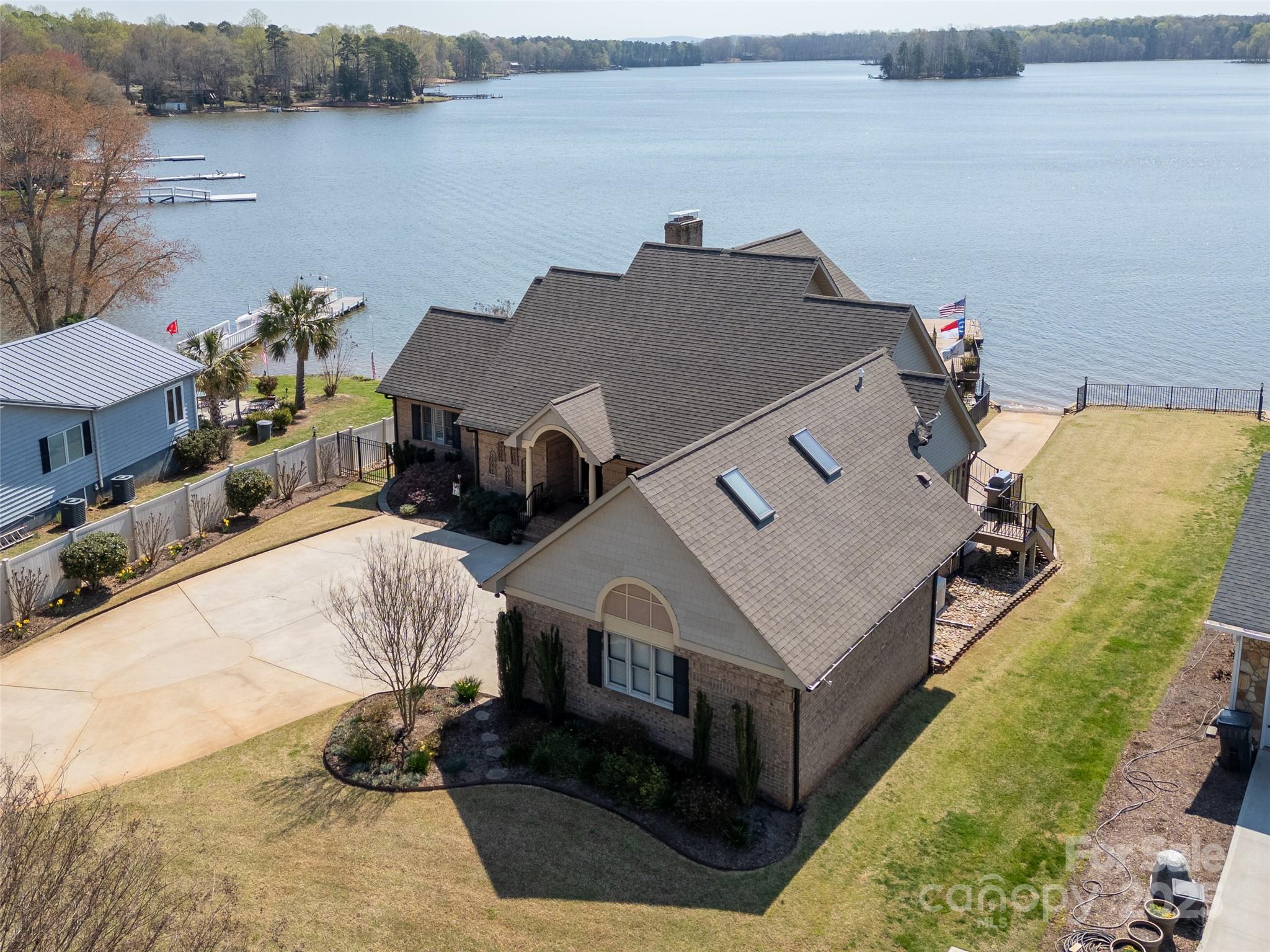 Pebble Point - Residential
