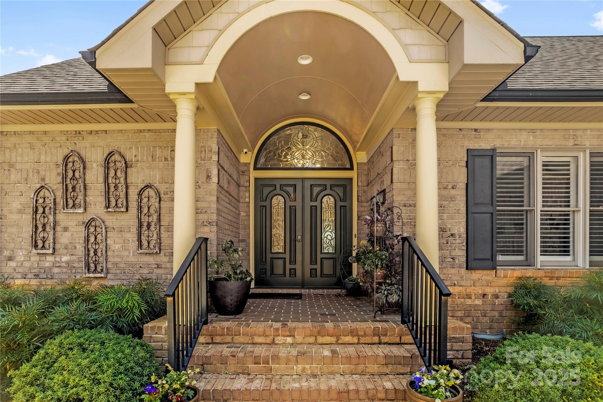 Pebble Point - Residential