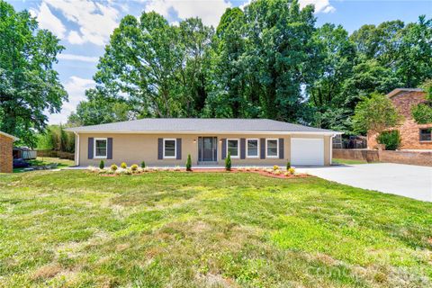 Photo of 2173 Ridgewood Drive, Gastonia, NC 28054 (MLS # 4393306)