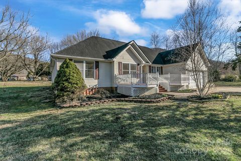 10 Lavender Lane Candler NC 28715