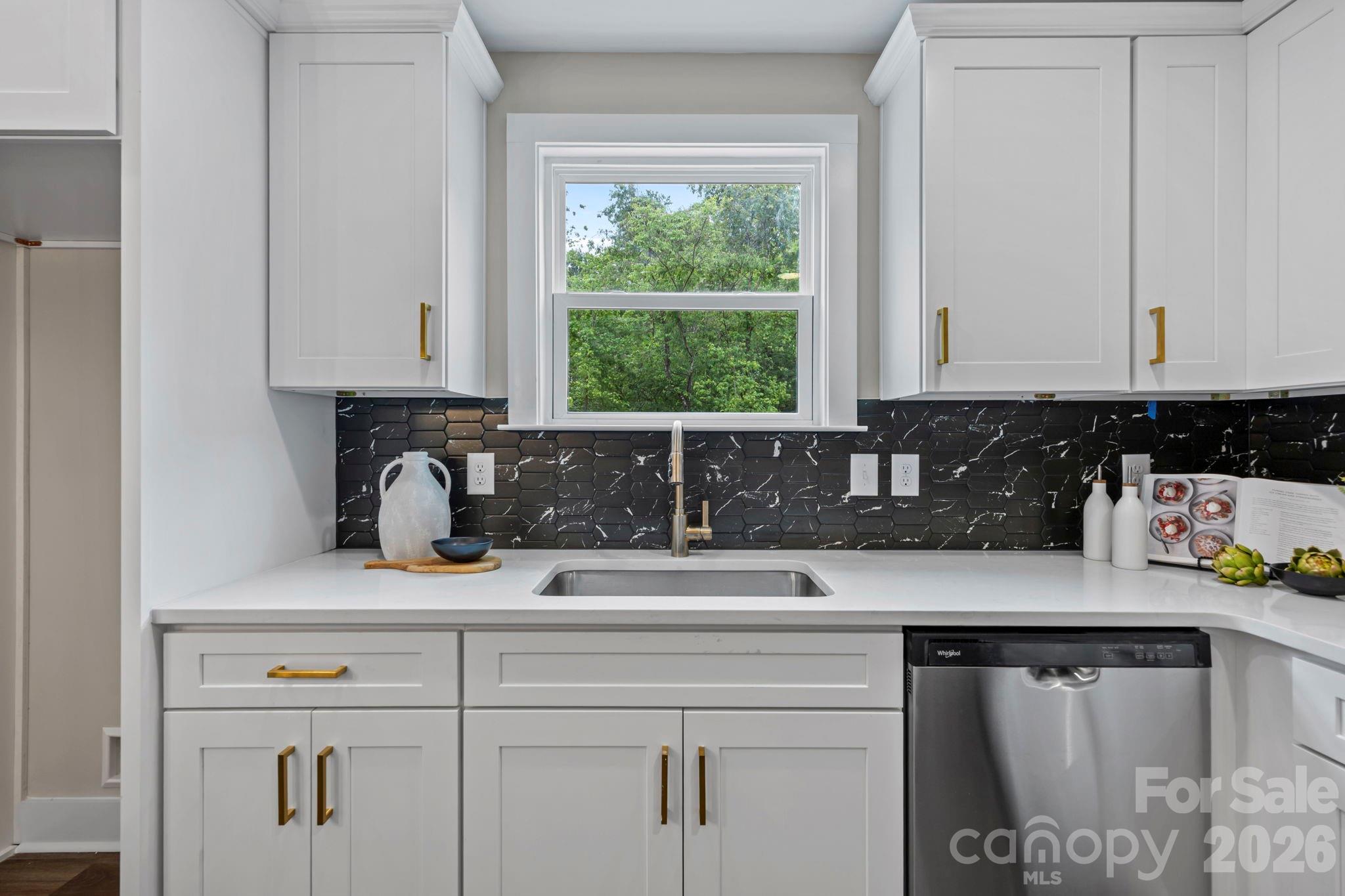 607 N Dixie Street