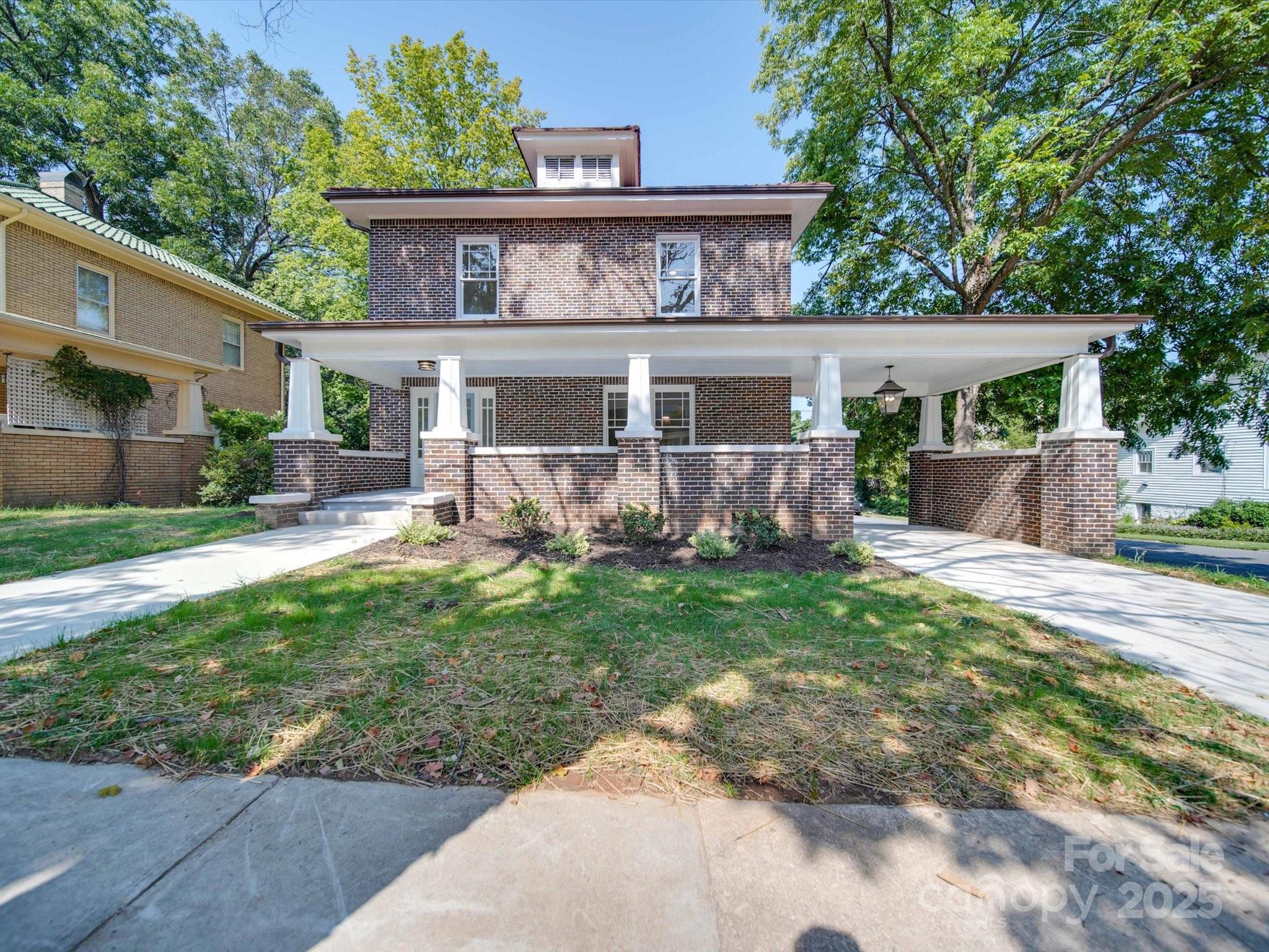 300 W Thomas Street