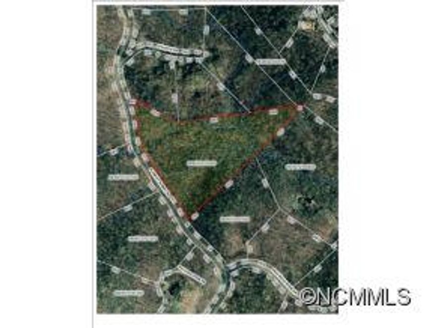 Large Private Tract nestled down in the woods.  Very private and secluded..... with 3 creeks / streams running through the property. Cleared, Dirt Road leads down to the property.  Build your dream home - or buy the 2 adjoining tracts and have over 17 acres of mountain side elegance!  GAted Community - please call agent for access!  Wonderful Golf Community - with pool, tennis, parks, hiking trails, wedding chapel, and SO MUCH MORE!!