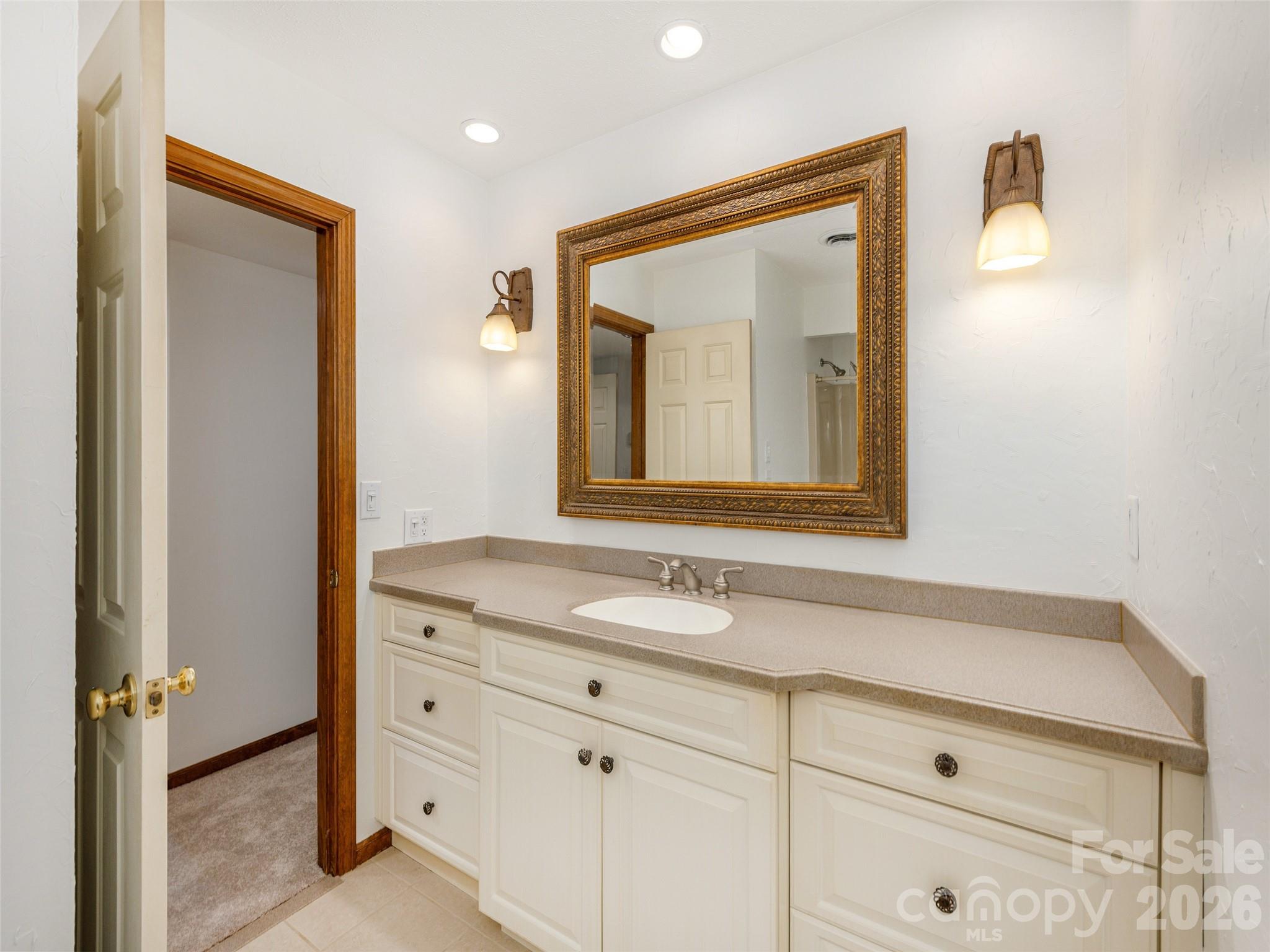 Chanteloupe Ctry Est - Residential