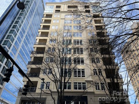 Photo of 230 S Tryon Street #1002, Charlotte, NC 28202 (MLS # 4370318)