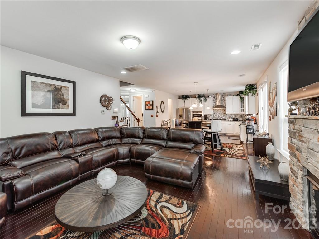 Hubbard Falls - Residential