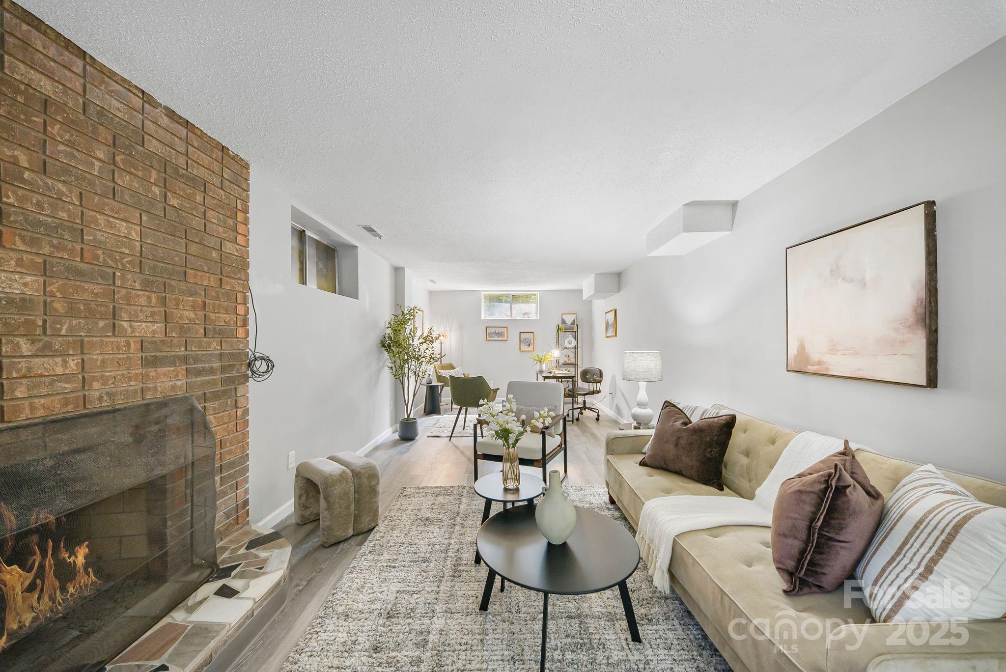 16 Sun Valley Court
