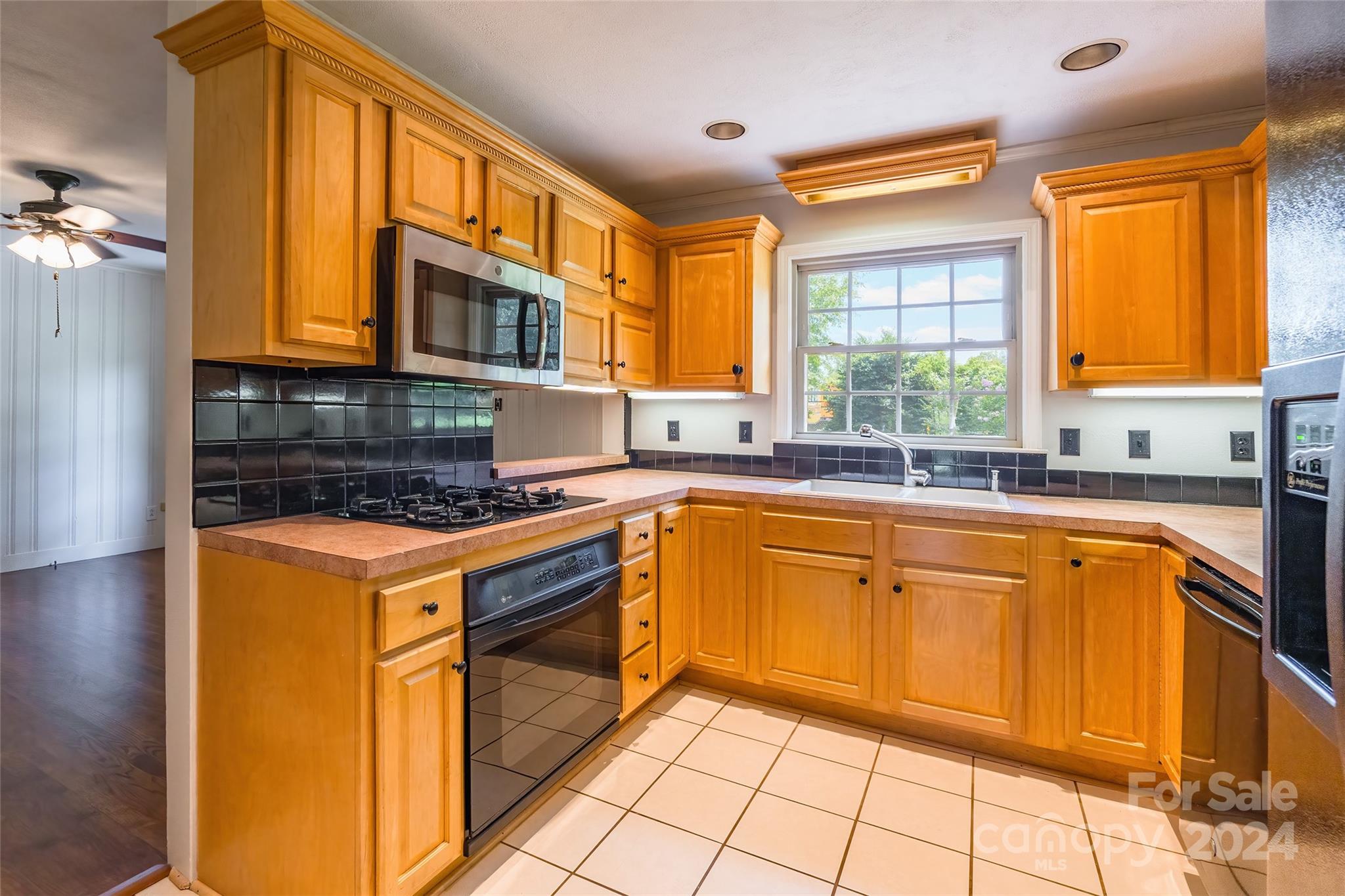 Country Club Estates - Residential