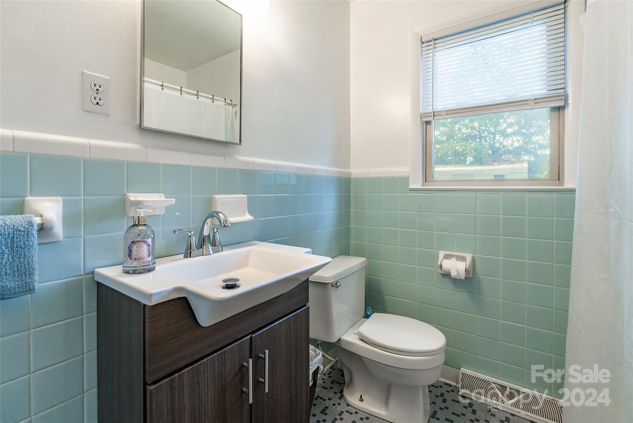 Country Club Estates - Residential